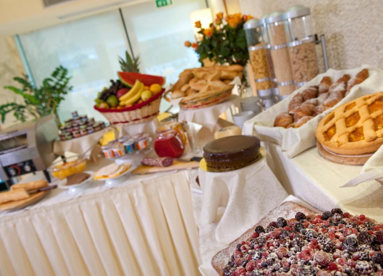 Hotel 2000 Riccione Zewnętrze zdjęcie